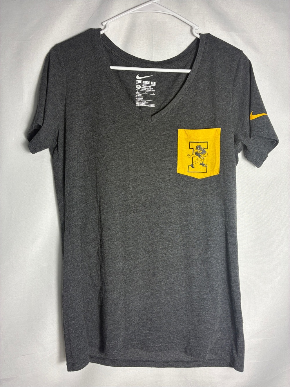 Nike Women’s Iowa Hawkeyes V-Neck T-Shirt Gray Yellow Pocket Vintage Herky M